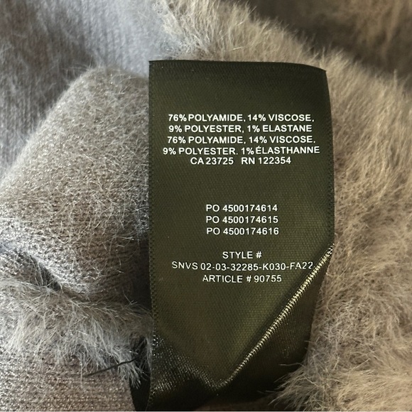 Aritzia Sunday Best Fuzzy Square Neck Cropped Sweater Size Medium - Picture 8 of 11